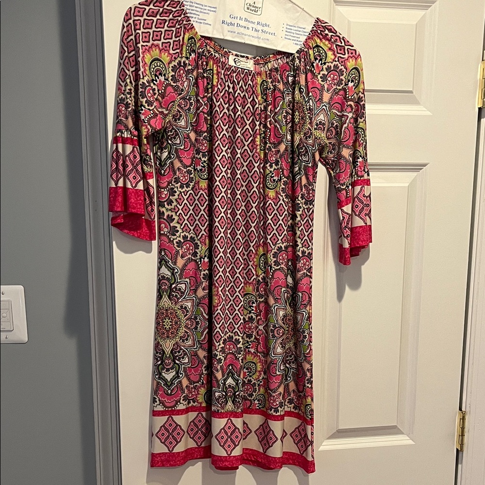 Vibrant Pink and Red Geometric Women's Midi Dress